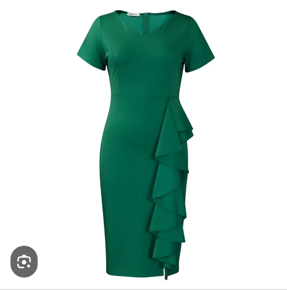 Plus Size Elegant Green Ruffle Dress - Picture 1 of 5